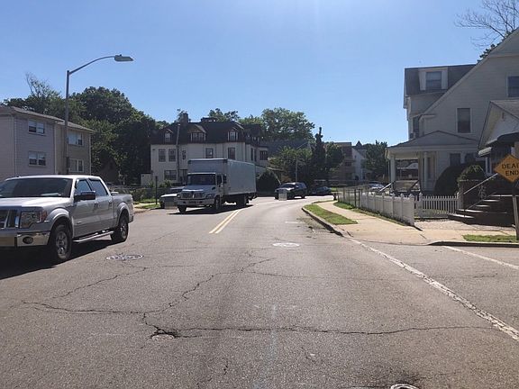 4th image of 366 Dodd St