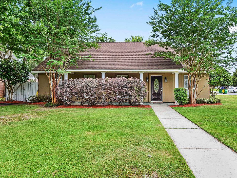 1st image of 6819 Oakhurst Dr