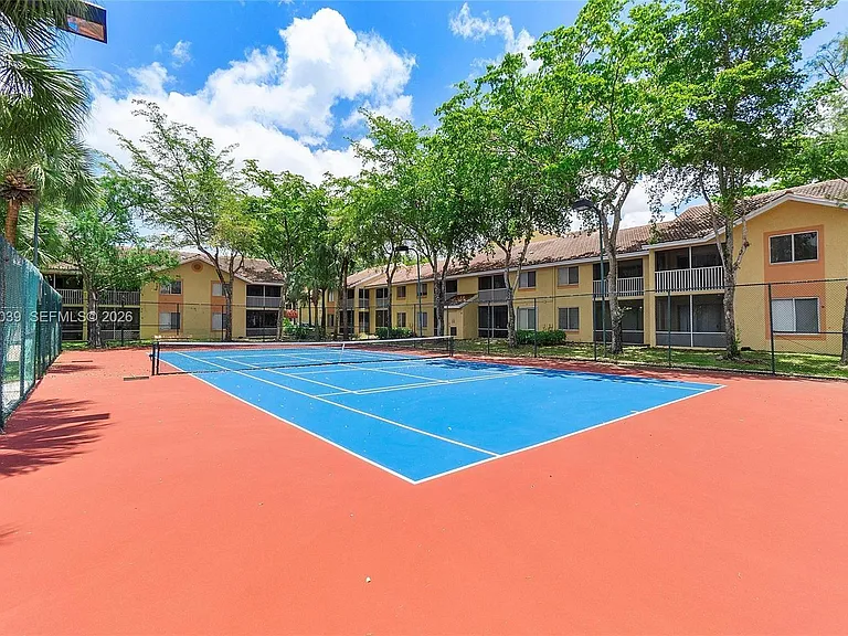929 Coral Club Dr #929 — Photo 35