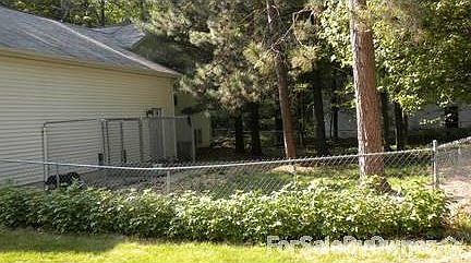 Master Bedroom
						:
						Mstr bdrm has attached bath w 11x10walk in closet,close to 7x14 laundry/pantry