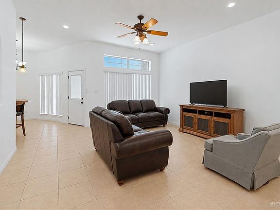 5th image of 2712 Bluebird Ave