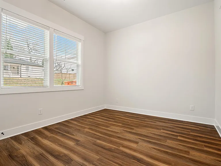 1006 Grant St — Photo 13