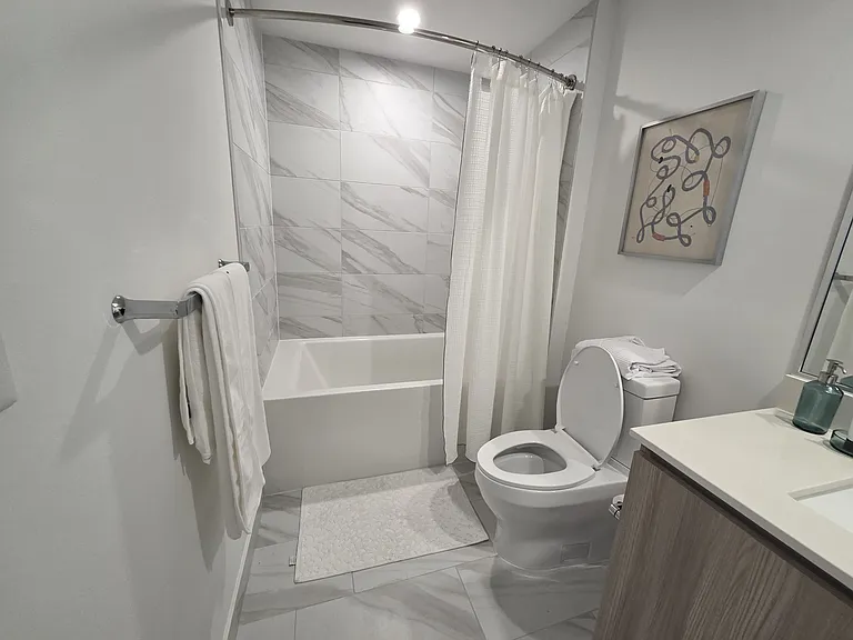 670 W 70th Pl #B1 — Photo 14