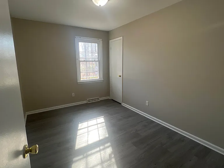 12100 Deerhurst Dr — Photo 11