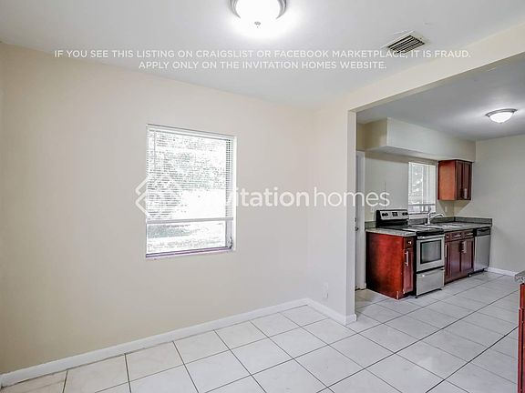 5th image of 16049 NE 9th Ct