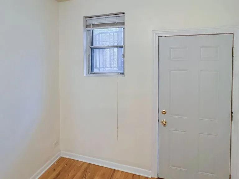 2519-27 N. Lincoln — Photo 16