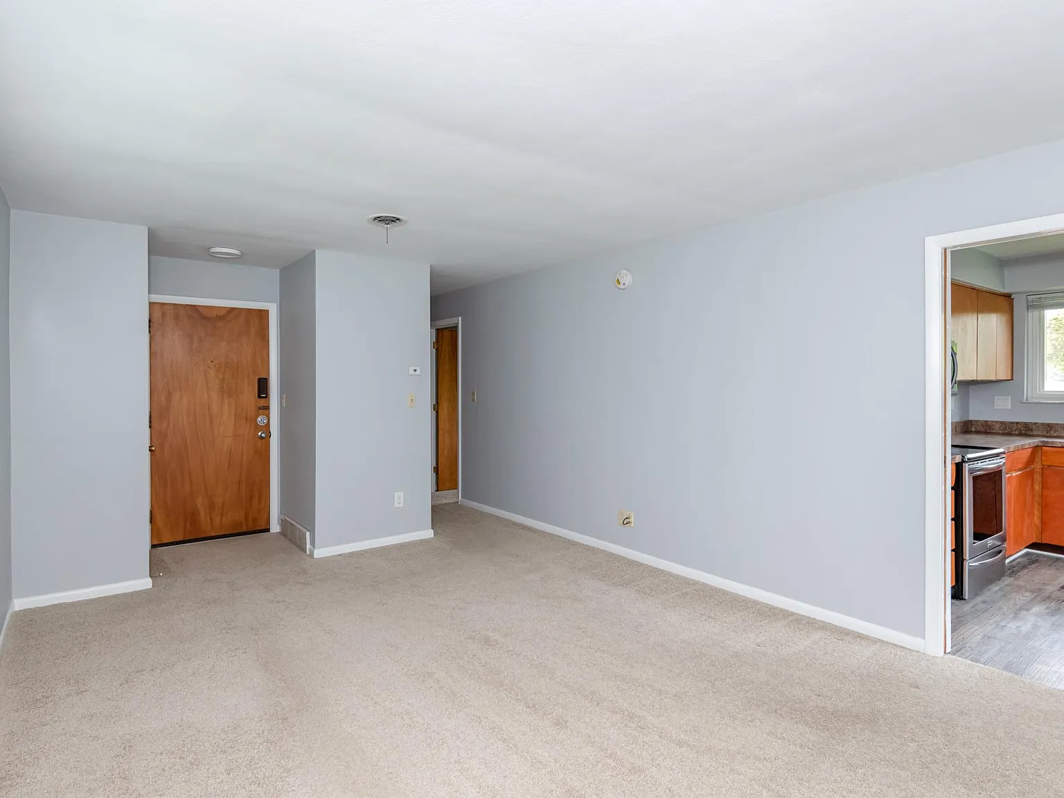 1258 Westcliff Ct — Photo 4