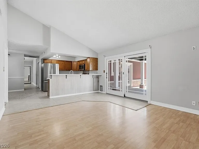 5389 Kalmia Dr — Photo 10