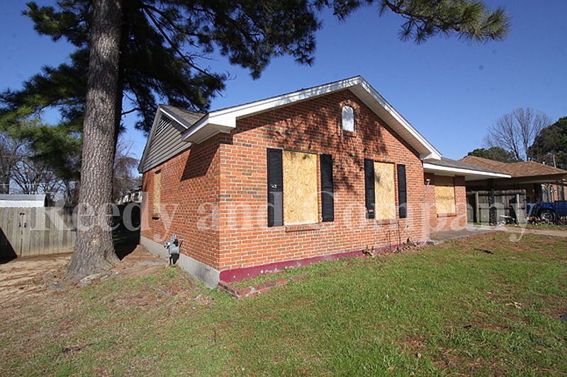 2nd image of 4036 Cochese Rd