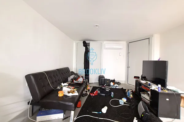 Rented by null | media 10