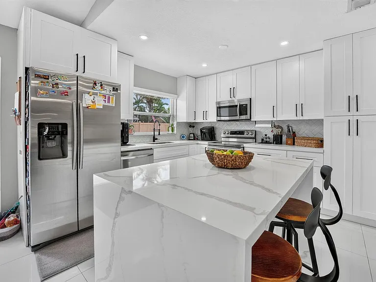 8131 NW 44th Ct — Photo 19