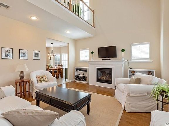 2nd image of 62 Stoneleigh Dr