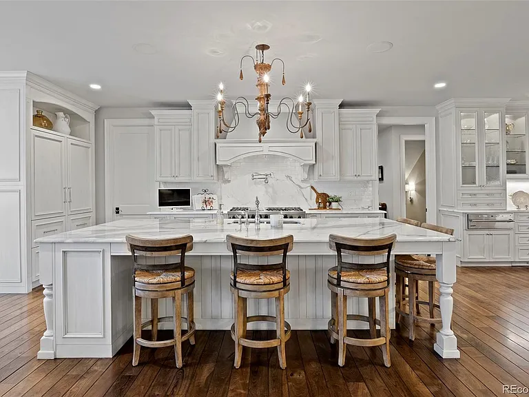 1350 E Greenwood Ln — Photo 8