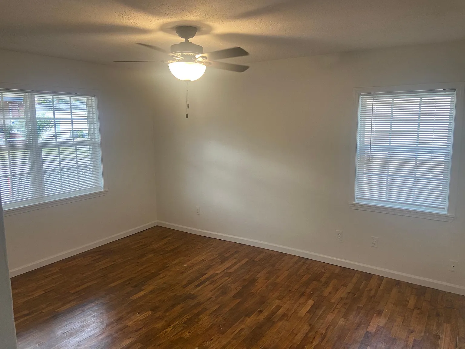 964 Blythe St — Photo 4