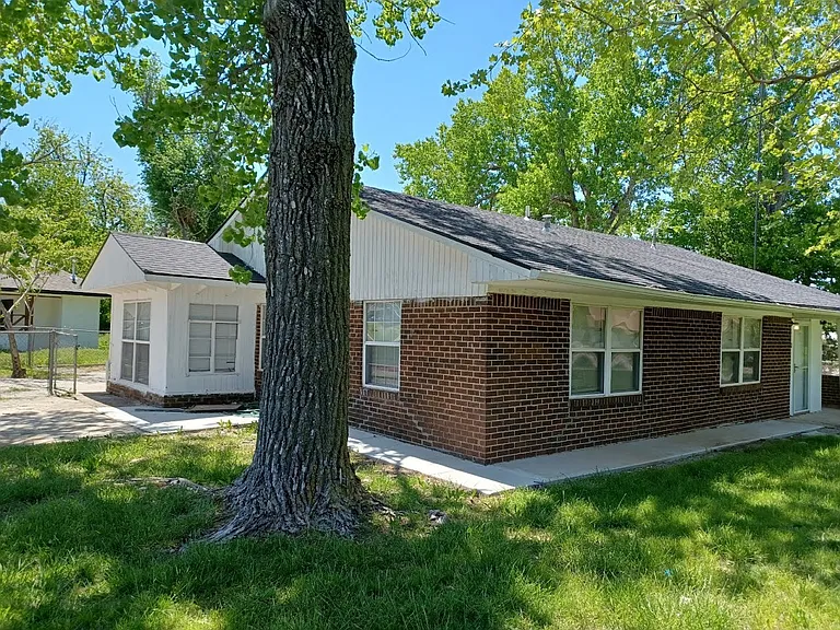 1600 Breckenridge Dr — Photo 11