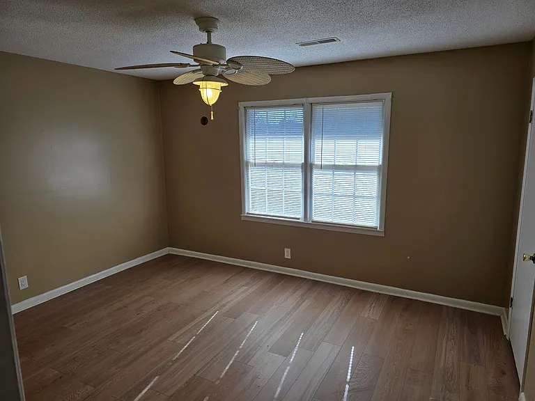 1959 Meadowbrook Cir — Photo 3
