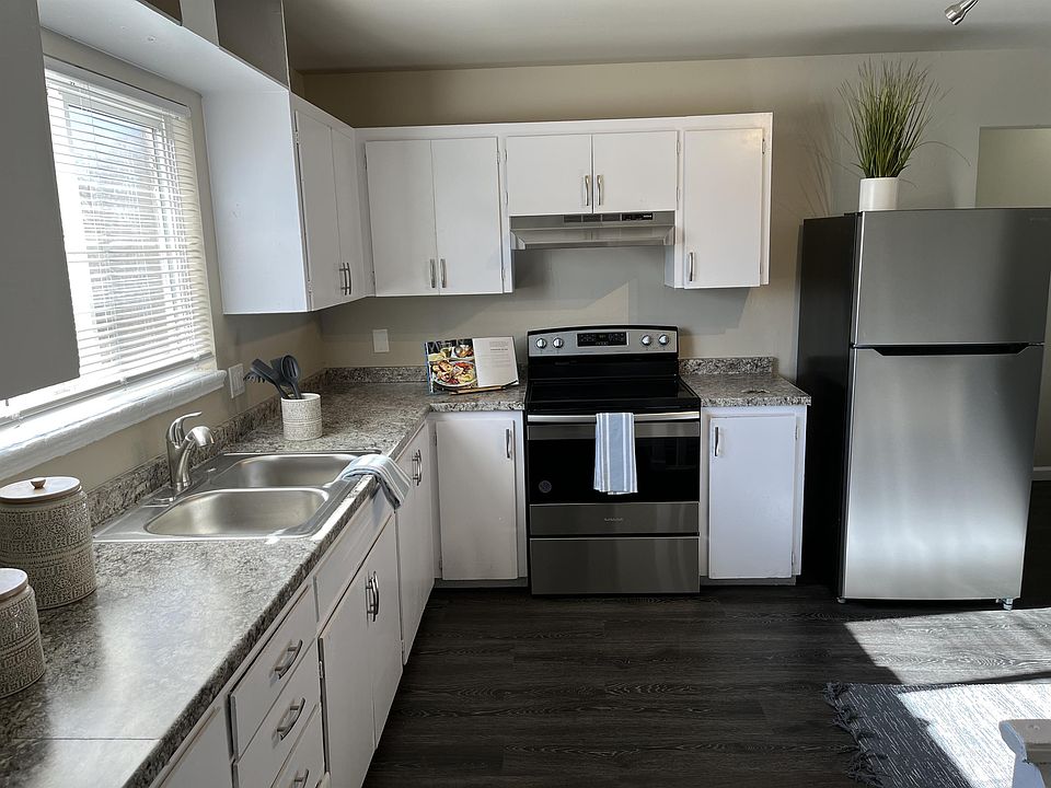1st image of 1402 E 14th St #1