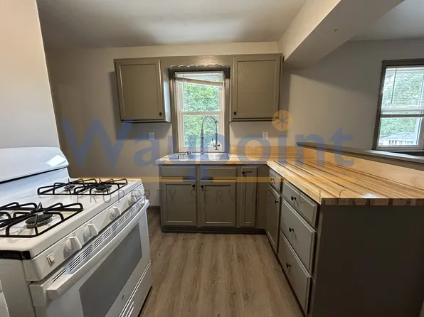 917 James St APT 3, Belding, MI 48809