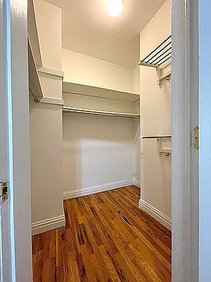 4th image of 2350 Broadway #441