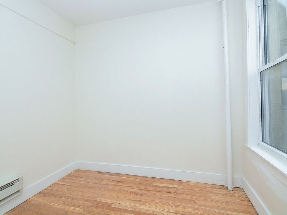 1st image of 423 Rogers Ave #B33