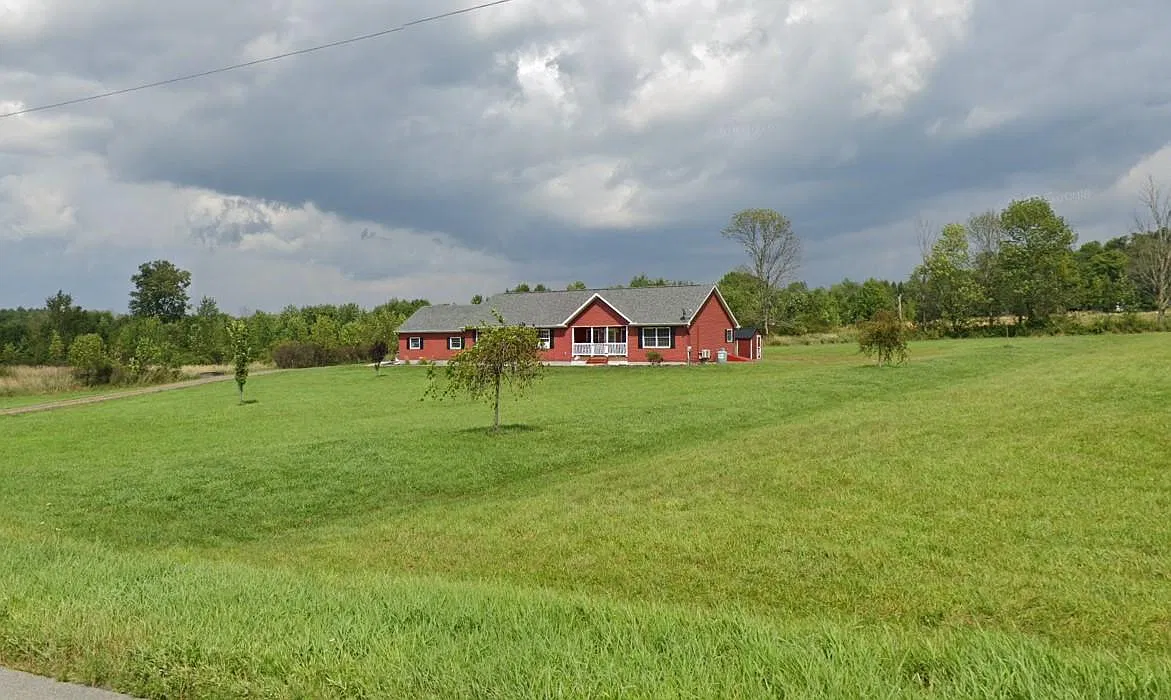 3 bed, 1980 sqft, $2,600 — Photo 1