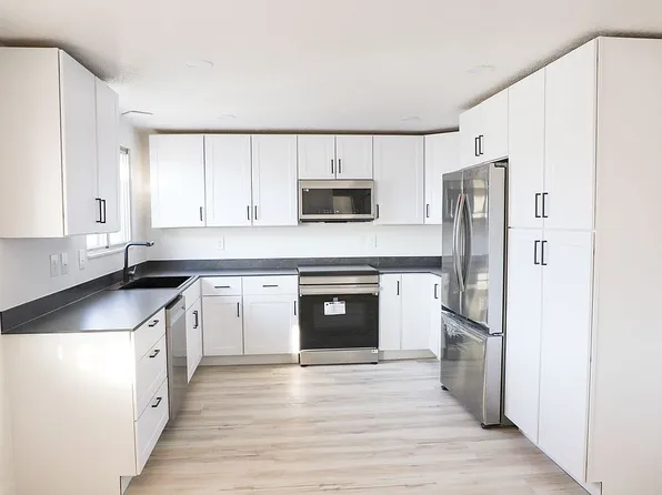 670 W Pirate Ave, Green River, UT 84525