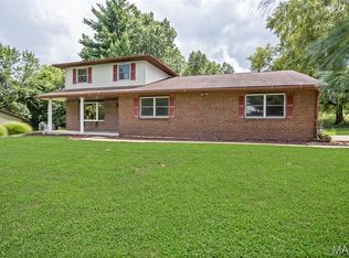 21015 Hickory St, Grafton, IL 62037