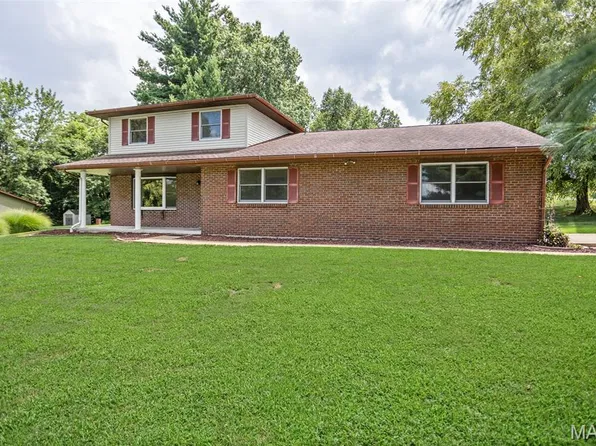 21015 Hickory St, Grafton, IL 62037