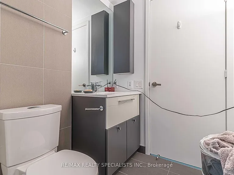 15 Grenville St #609 — Photo 36