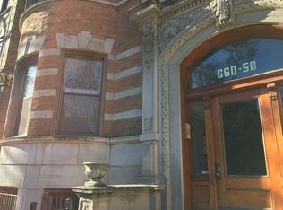 660 W Roscoe St #1, Chicago, IL 60657