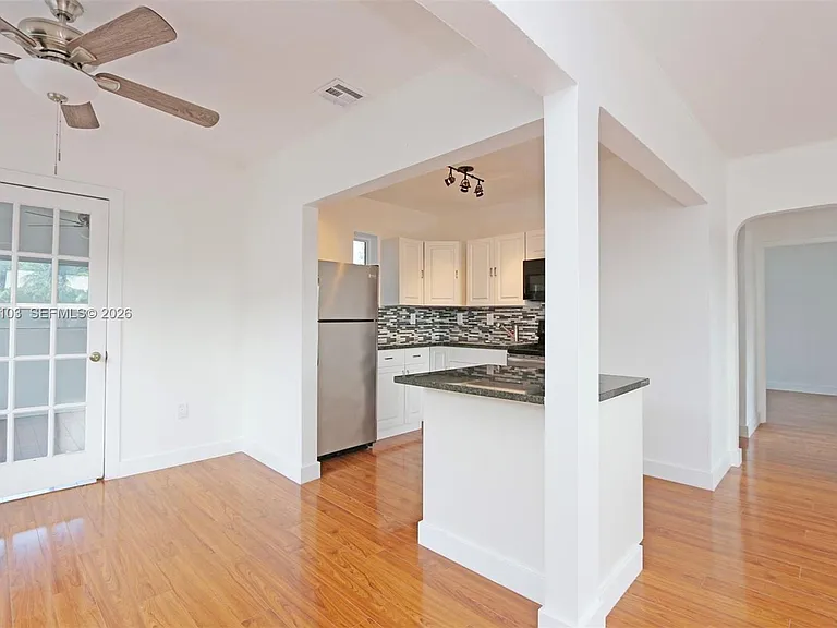 1971 SW 17th Ct #B — Photo 10