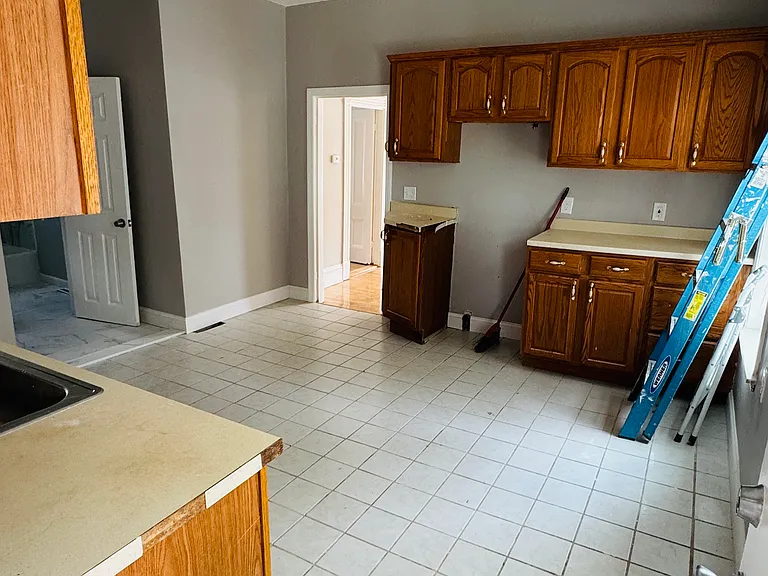 131 Ellsworth St #1 — Photo 1