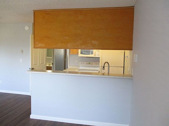 4th image of 2228 Chatsworth Blvd APT 4