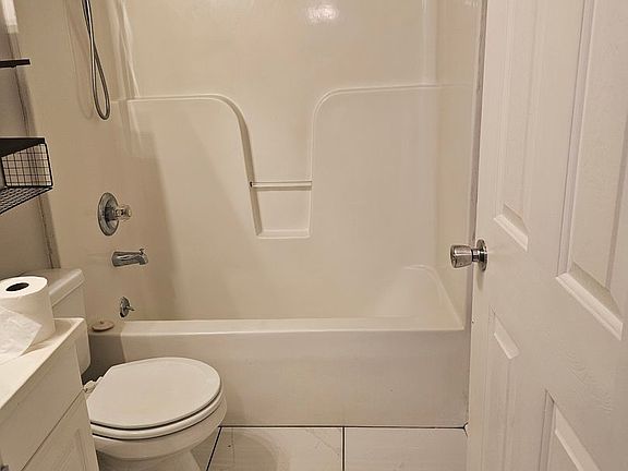 4th image of 1615-1619 Farmer Ave #1615-A