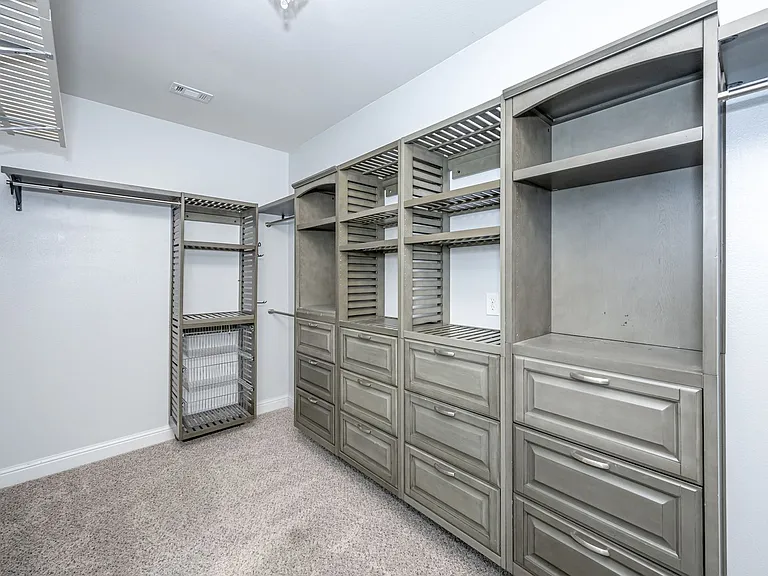 1013 Silverbell Cv — Photo 15