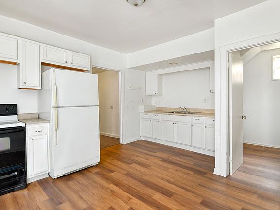 5th image of 144 S 3rd St