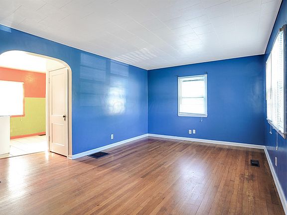 5th image of 630 N Dawson Ave