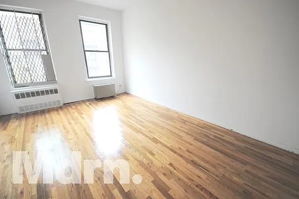 Rented by Mdrn Residential | media 11