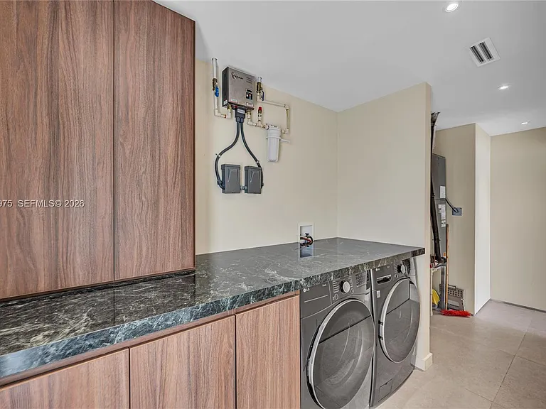 1170 S Biscayne Point Rd — Photo 47