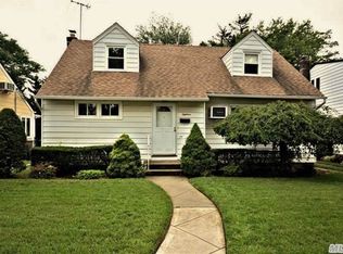 18 Milburn Rd, Valley Stream, NY 11580