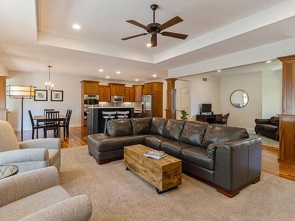 5th image of 1303 Kinyon Cir