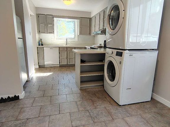 4th image of 78 Olympic Cres