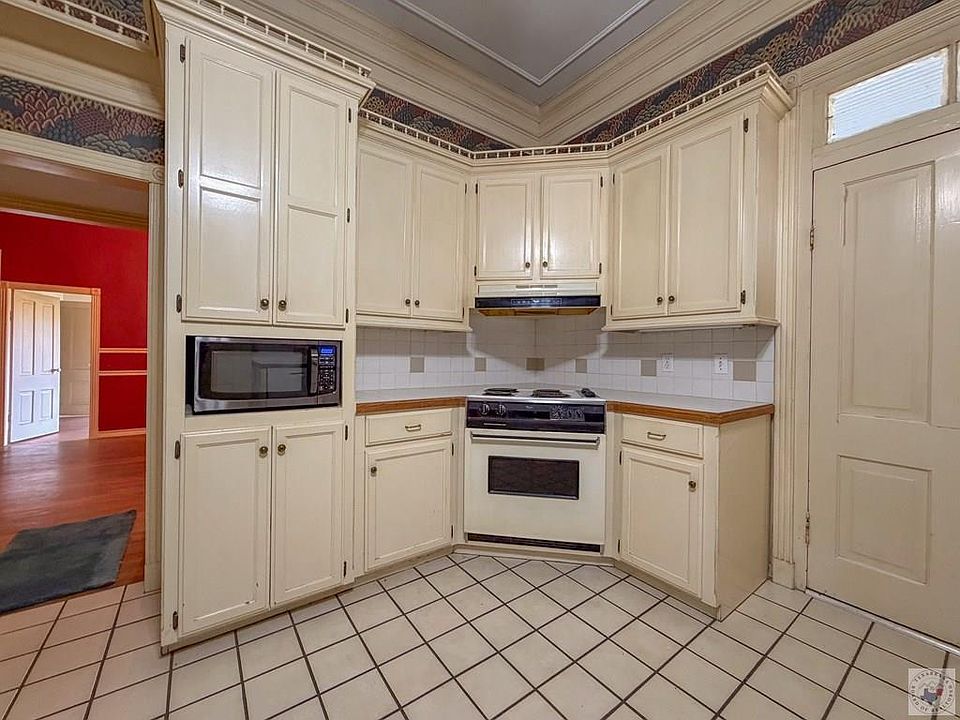 13th image of this home