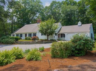 15 Peaslee Hl, West Hartford, CT 06117