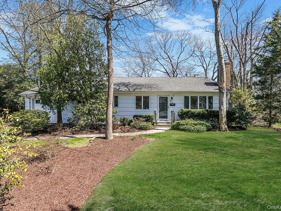1st image of 223 Connetquot Road