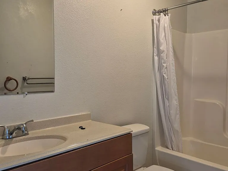 3317 Downes St — Photo 11