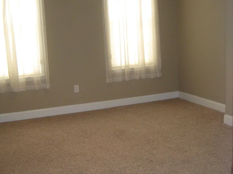 1028 Hollins St — Photo 11