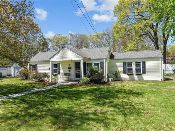 45 Inman Ave, Warwick, RI 02886