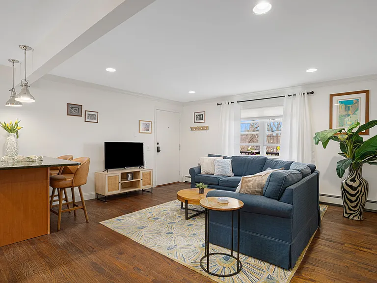 70 Carroll Ave #706 — Photo 2