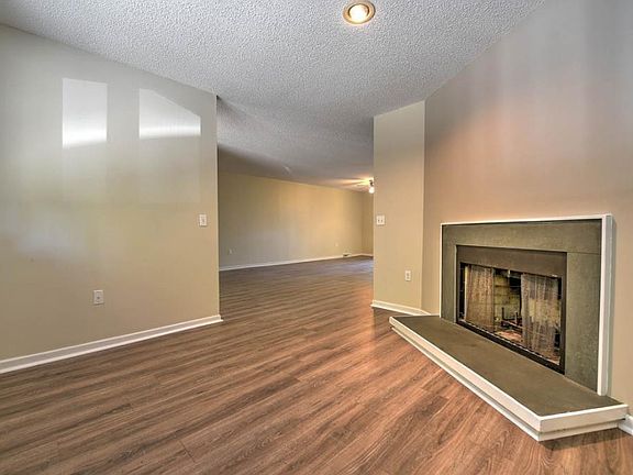 5th image of 402 Winter Haven Dr #0